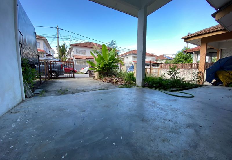 Taman Pinggiran Putra