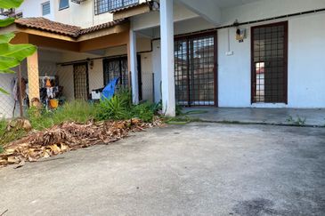 Taman Pinggiran Putra