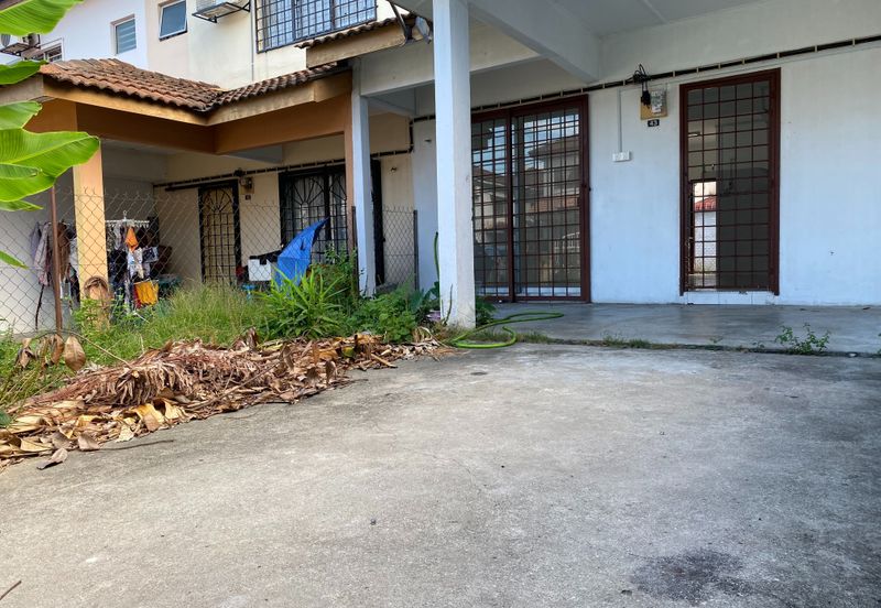 Taman Pinggiran Putra