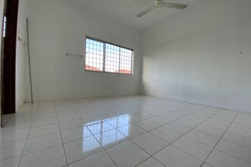 Taman Pinggiran Putra