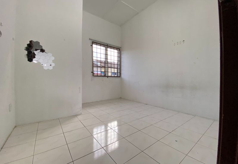 Taman Pinggiran Putra