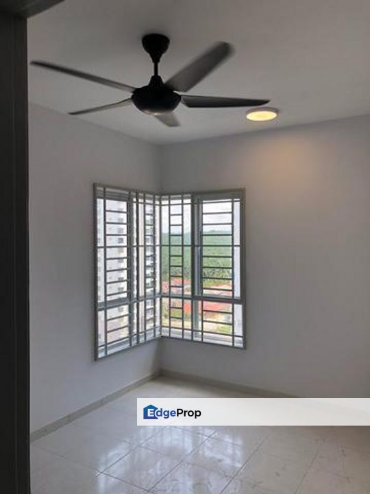 Residensi Laguna Biru 2 Rawang For Sale Well Maintained Unit Kitchen Cabinet, Selangor, Rawang