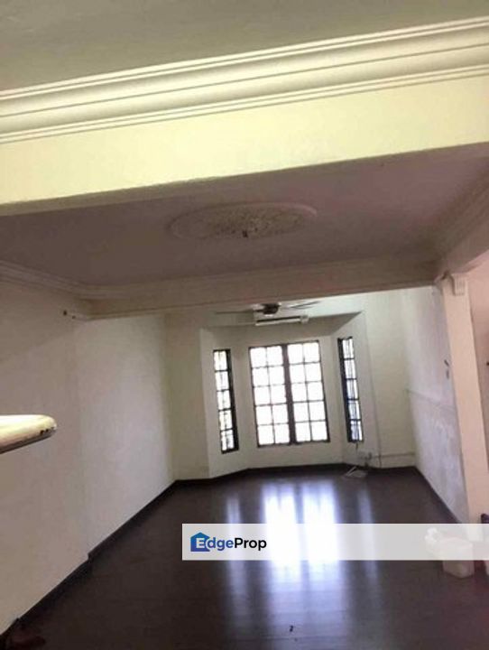 Seksyen 8, Bandar Baru Bangi Semi D 2 Storey House For Sale Below MV Limited Unit, Selangor, Bangi
