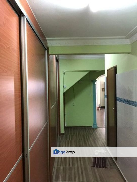 Seksyen 8, Bandar Baru Bangi Semi D 2 Storey House For Sale Below MV Limited Unit, Selangor, Bangi