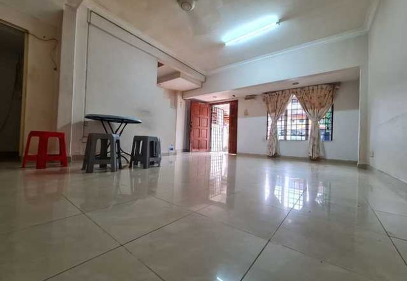 Taman Pinggiran Putra