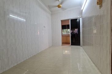 Taman Pinggiran Putra