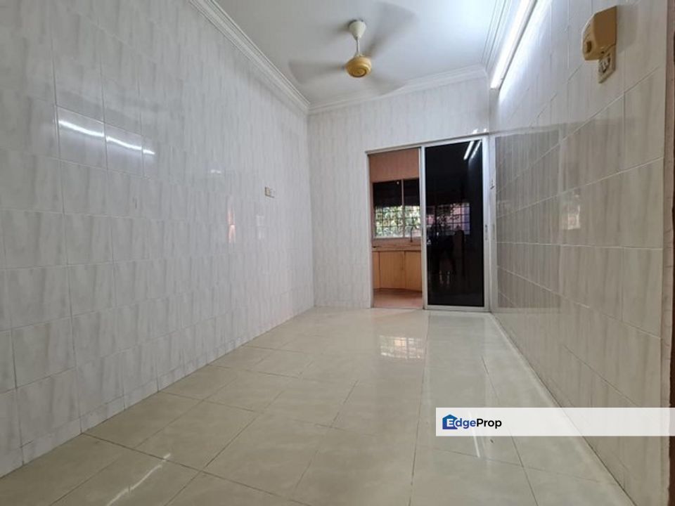 Taman Pinggiran Putra Seri Kembangan 2 Storey House For Sale Fully Renovated Walking Distance To MRT (650M), Selangor, Seri Kembangan