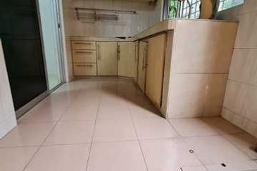 Taman Pinggiran Putra