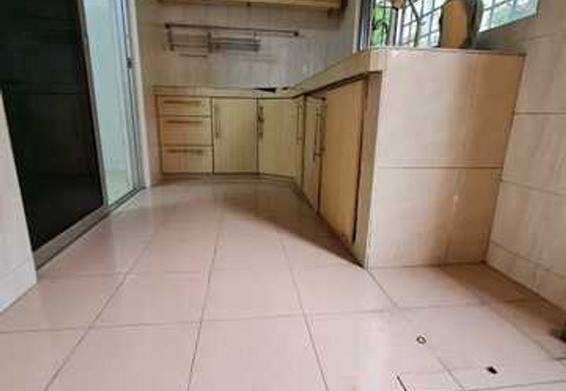 Taman Pinggiran Putra