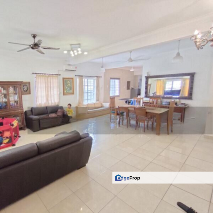 Pusat Bandar Putra Permai Villa Perdana Semi D 2 Storey House For Sale Fully Renovated Well Maintained, Selangor, Seri Kembangan