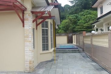 Double Storey Taman Selayang Utama For Sale