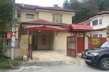 Double Storey Taman Selayang Utama For Sale