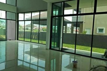 Bungalow Taman Universiti Kajang For Sale NEGOTIABLE