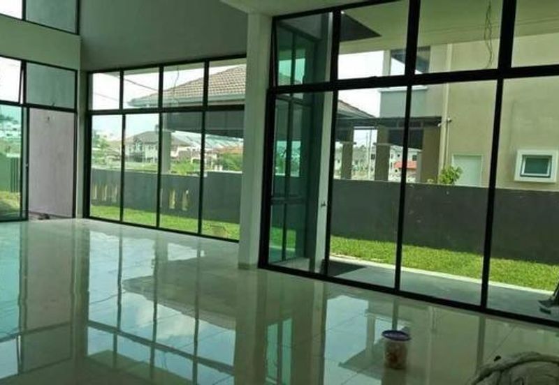 Bungalow Taman Universiti Kajang For Sale NEGOTIABLE