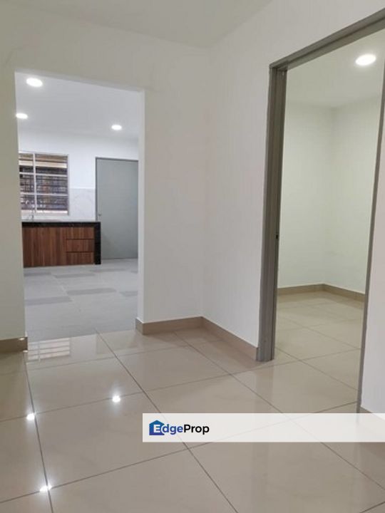 Taman Lingkaran Nur Kajang 2 Storey End Lot Newly Renovated Facing Open, Selangor, Kajang