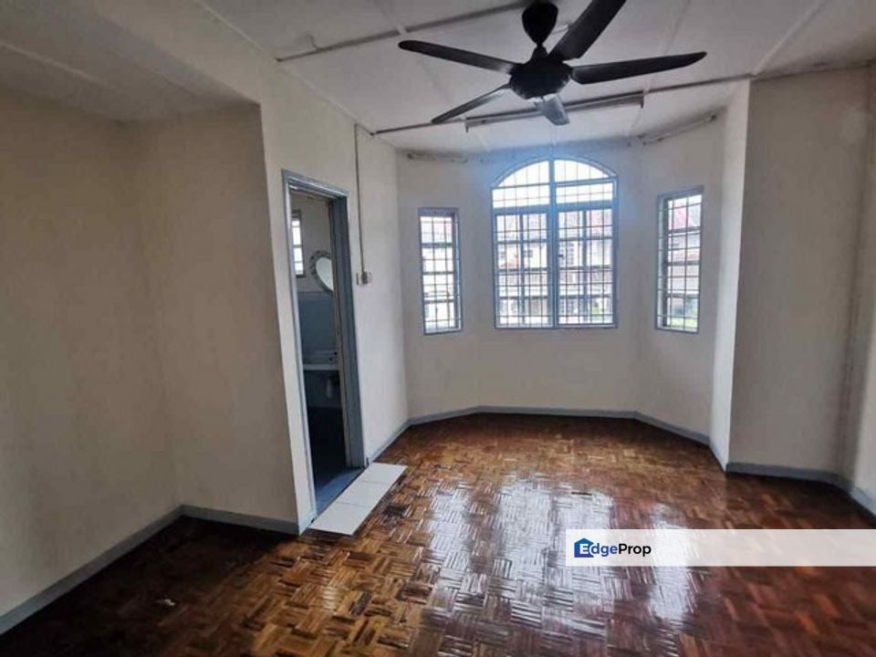 Bandar Bukit Puchong 2 Sty House For Sale FREEHOLD WELL KEPT CONDITION, Selangor, Puchong