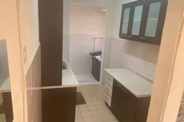 Sri Puteri (Earls Court), Ukay Perdana