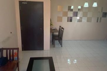 Sri Puteri (Earls Court), Ukay Perdana