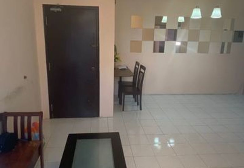 Sri Puteri (Earls Court), Ukay Perdana