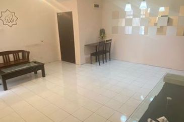 Sri Puteri (Earls Court), Ukay Perdana