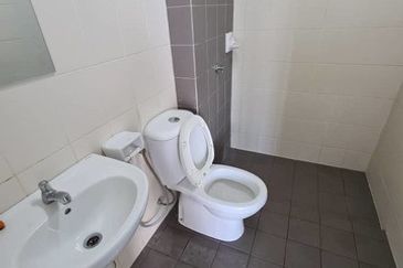 Pr1ma Apartment @ Precint 11