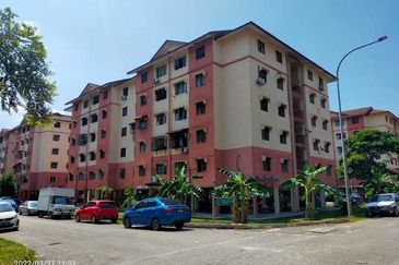 Flat PKNS, Seksyen 7