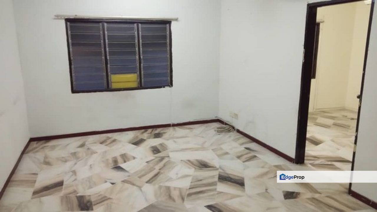 Flat PKNS, Seksyen 7 For Sale Low Floor Renovated Unit With Kitchen Cabinet, Selangor, Shah Alam