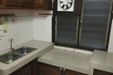 Flat PKNS, Seksyen 7