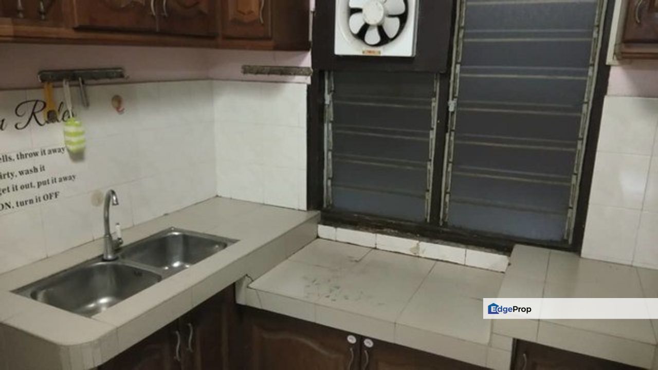 Flat PKNS, Seksyen 7 For Sale Low Floor Renovated Unit With Kitchen Cabinet, Selangor, Shah Alam