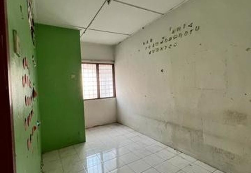 Taman Pinggiran Putra 2 Storey House for Sale
