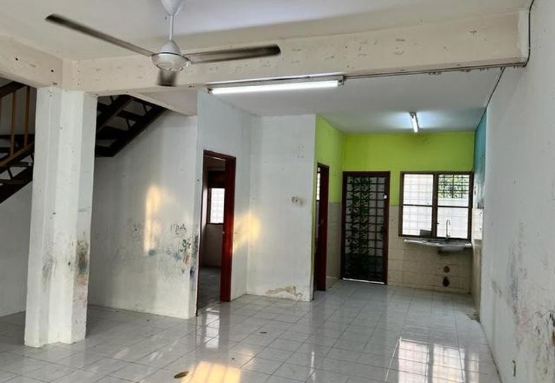 Taman Pinggiran Putra 2 Storey House for Sale