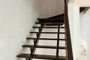 Taman Pinggiran Putra 2 Storey House for Sale