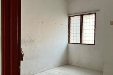 Taman Pinggiran Putra 2 Storey House for Sale