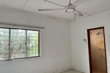 Taman Pinggiran Putra 2 Storey House for Sale