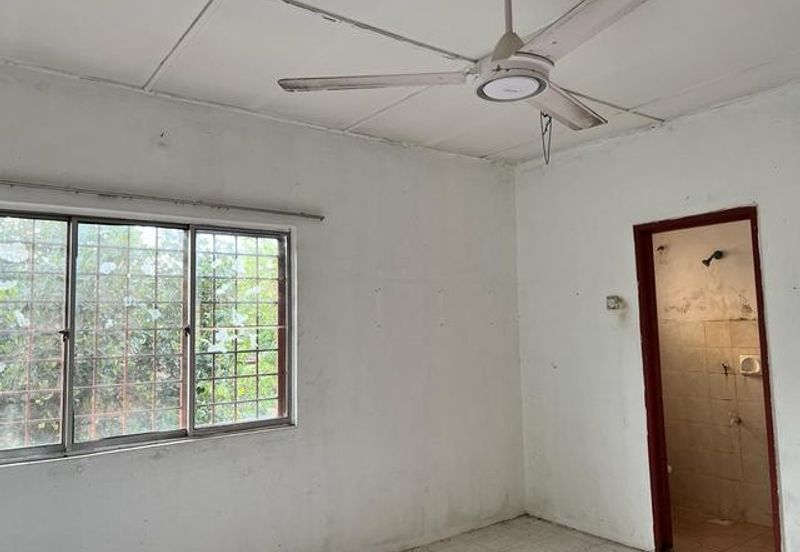 Taman Pinggiran Putra 2 Storey House for Sale