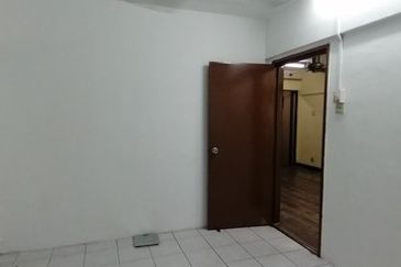 Pangsapuri Perdana, Seksyen 13