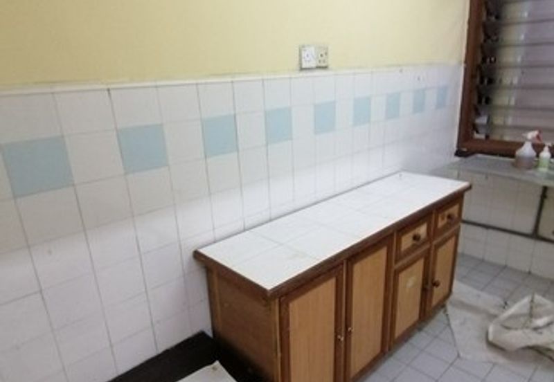 Pangsapuri Perdana, Seksyen 13