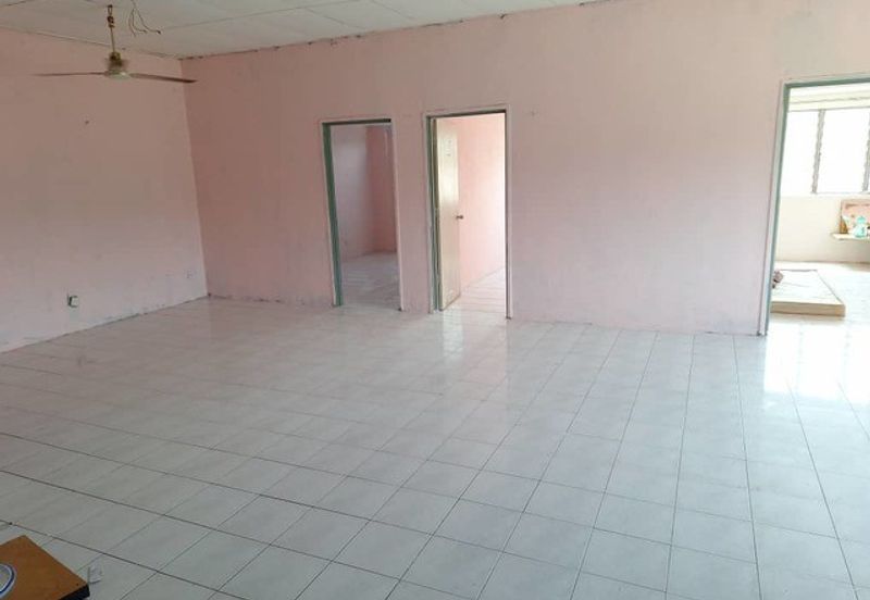 Jalan Pinggiran Putra