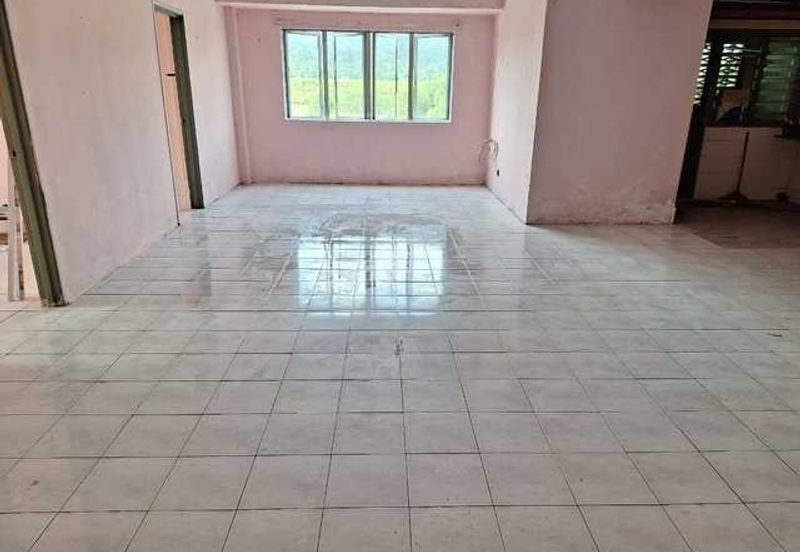 Jalan Pinggiran Putra