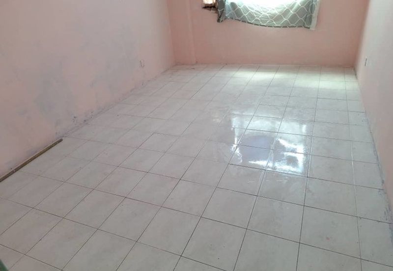 Jalan Pinggiran Putra