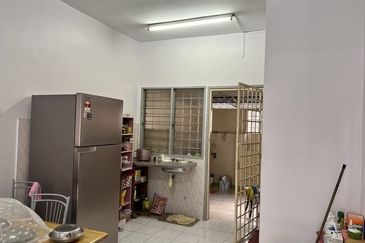 Taman Pinggiran Putra