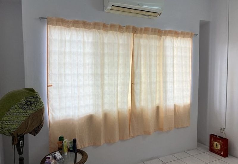 Taman Pinggiran Putra