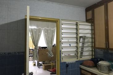 Taman Pinggiran Putra