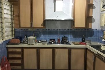 Taman Pinggiran Putra