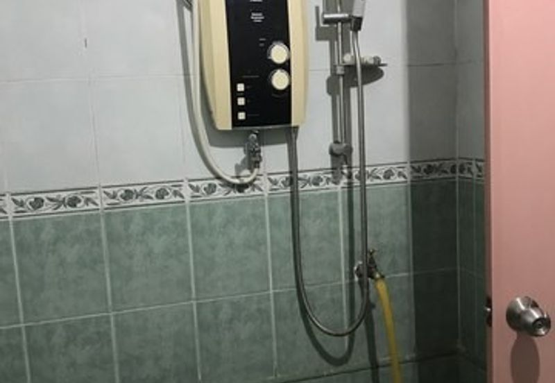 Taman Pinggiran Putra