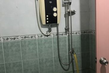 Taman Pinggiran Putra