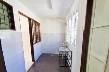 Taman Pinggiran Putra