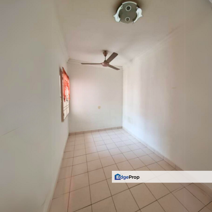 Desa Saujana Seri Kembangan For Sale FREEHOLD LOW FLOOR, Selangor, Seri Kembangan