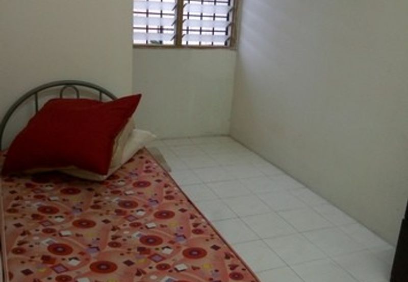 Taman Pinggiran Putra