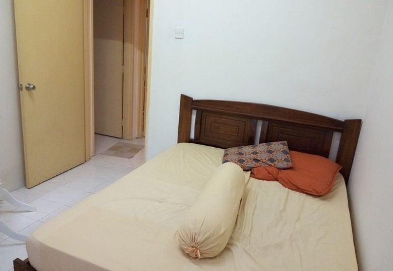 Taman Pinggiran Putra